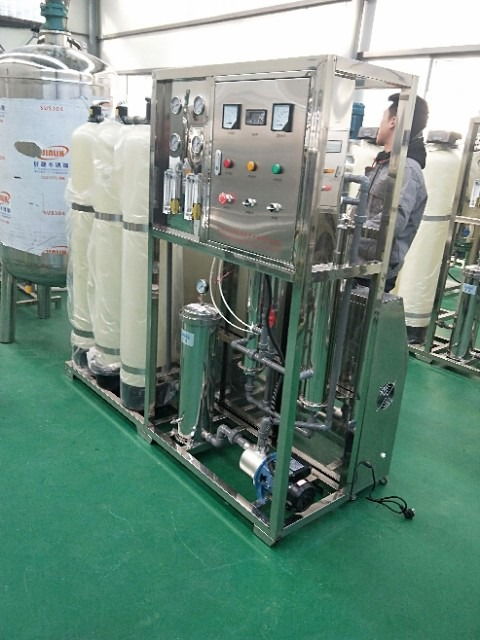 遼寧尿素液設備 潔凈依家L300型車用尿素液生產設備的優勢與應用